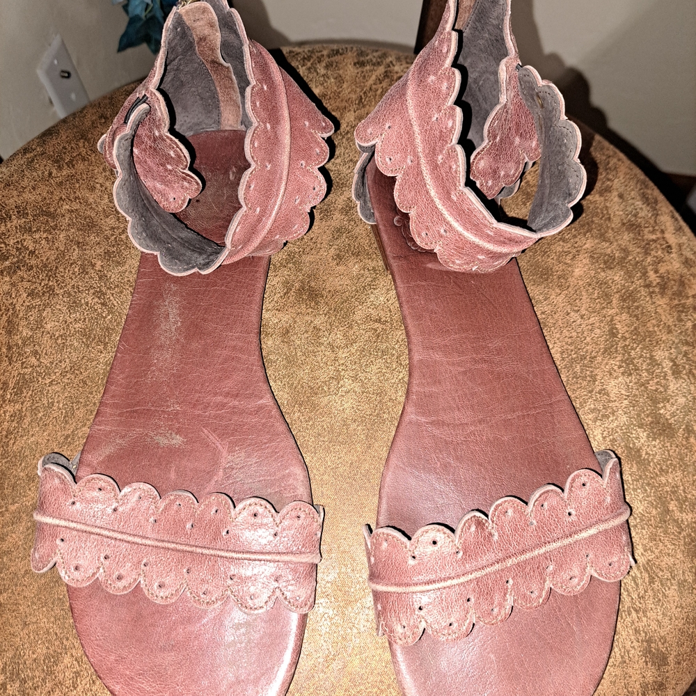 ELF Brown Sandals with Scalloped Edge